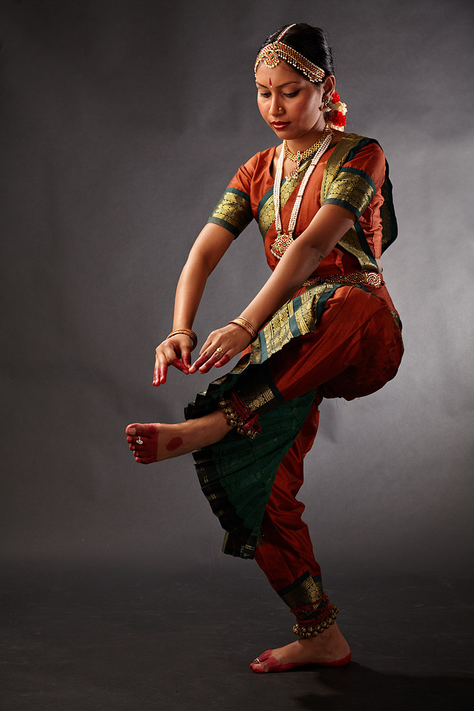 dansul clasic indian are un simbolism al miscarii