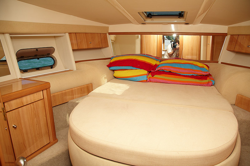 Fotografii din interiorul unui yacht